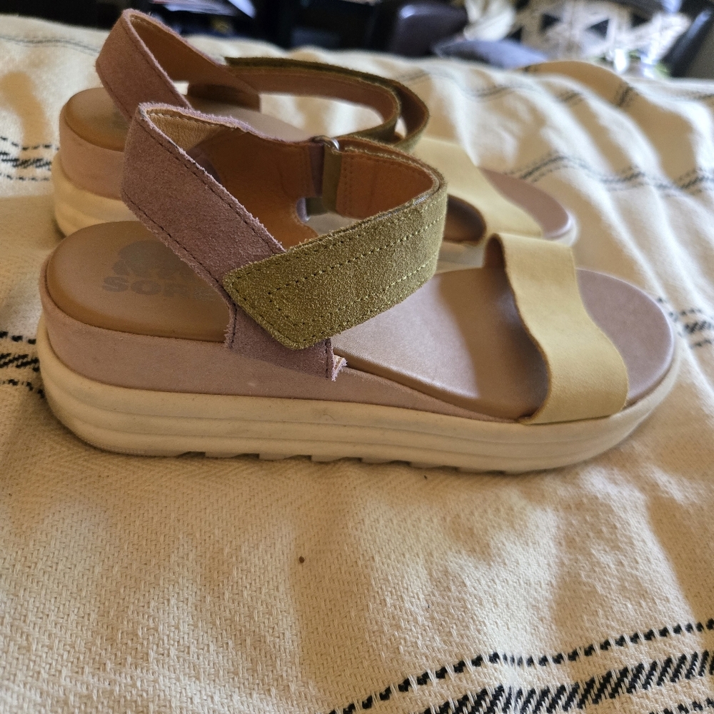Sorel Cameron Flatform Sandals